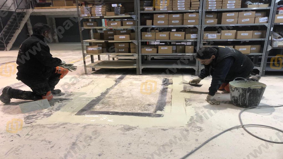 Reparación del pavimento de hormigón mediante el parcheo cementoso en los suelos de resinas para matricerías aplicados por Grupo Pavin