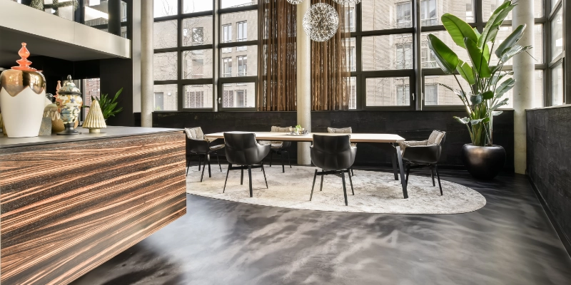 Cafetería moderna con pavimento decorativo y luz natural